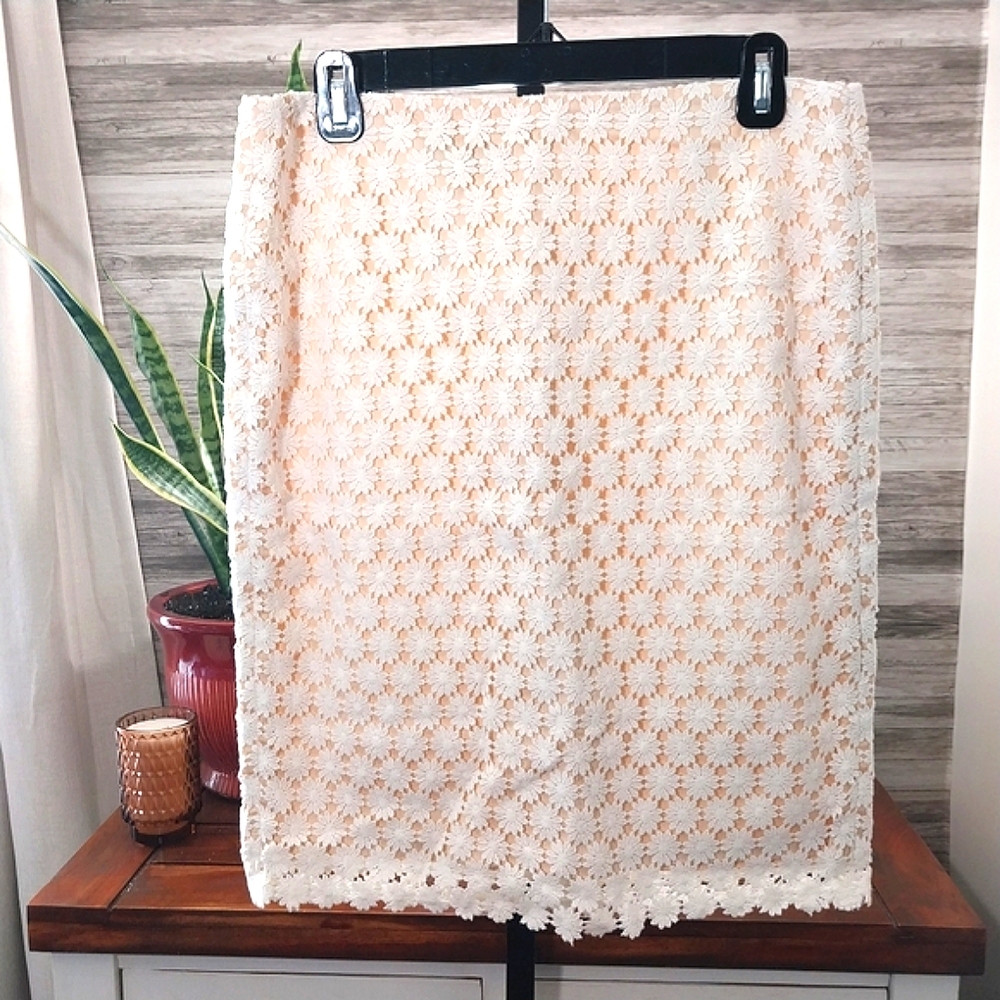 Nwot Talbot's floral lace pencil skirt